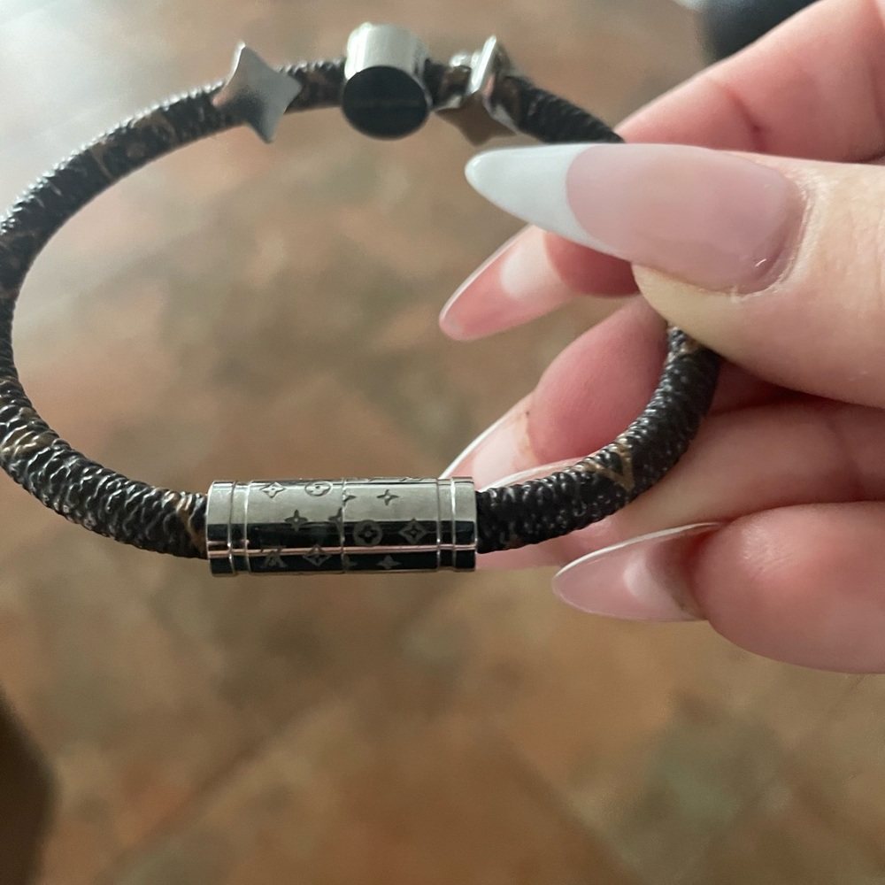 Gorgeous monogram, magnetic closure bracelet - Picture 7 of 7